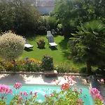 Homestay La Maison Bleue Normande *