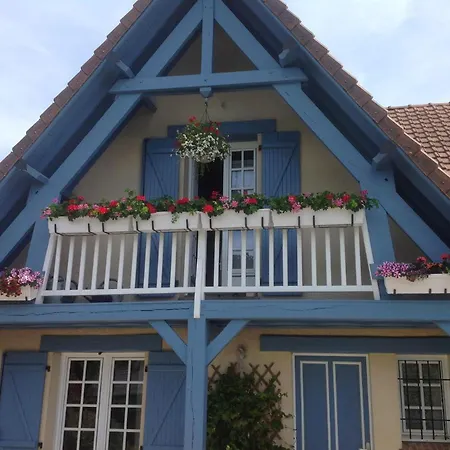 La Maison Bleue Normande Homestay Etretat